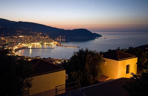 Skopelos Town Villa | Villa Kalypso and Villa Kirki