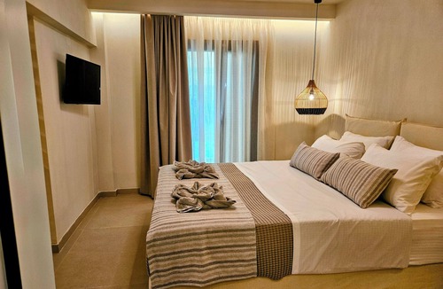 Skiathos Hotel | Villa Karina - Near Achladies Beach