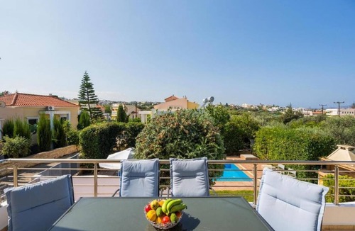 Daratsos Villa | Villa Katerina︱A Memorable Retreat, with Private Pool & Garden