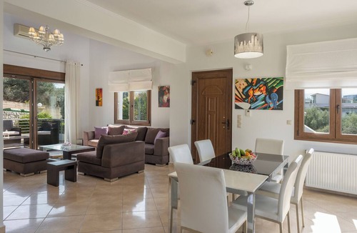 Daratsos Villa | Villa Katerina︱A Memorable Retreat, with Private Pool & Garden