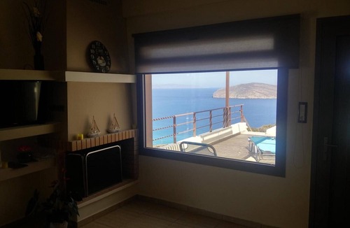 Pefki Villa | Villa 'Kefali' with Sea View, Wi-Fi and Air Conditioning