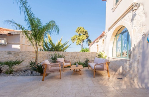 Makhairoi Villa | Villa Kirke in Chania