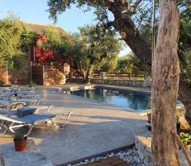 Kalamaki Villa | Villa Leïa, luxury villa for 6 people with pool