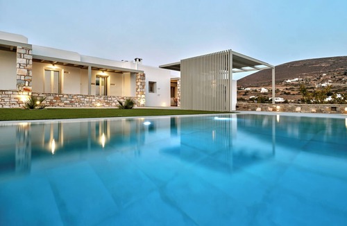 Paros Villa | Villa Leo, 3km From the Paroikia With a Nice View of the Paroikia and Port
