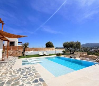 Pitsidia Villa | Villa Livia- panoramic view with pool and beautiful garden