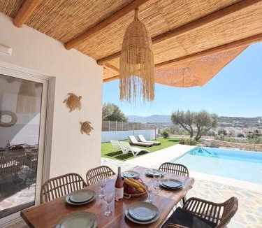 Pitsidia Villa | Villa Livia- panoramic view with pool and beautiful garden
