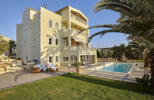 Gournai Villa | Villa living e - Motion close to the beach | Fantastic Pool| luxury Vacation