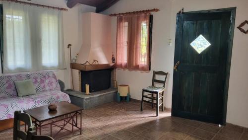 Ramia Villa | Villa Lochia - Χαντζό House