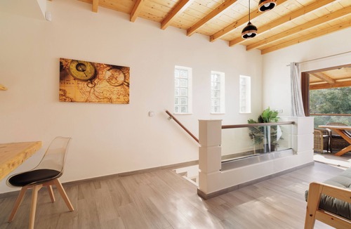 Peroulades Villa | Villa Logas Hill,5 λεπτά απο την παραλία Logas Beach με το υπέροχο Ηλιοβασίλεμα!