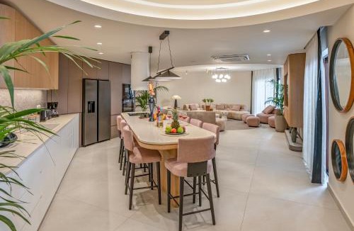 Rethymno Villa | Villa Luxenia, Walk to Town & Skyline Views by etouri