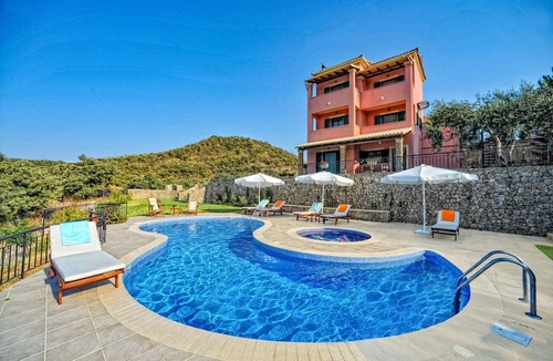 Almiros Beach Villa | Villa Mare e Monte by Villa Plus