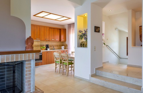 Agia Villa | Villa 'Margarita's 2' with Sea View, Wi-Fi and Air Conditioning