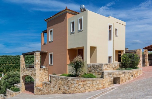 Agia Villa | Villa 'Margarita's 2' with Sea View, Wi-Fi and Air Conditioning
