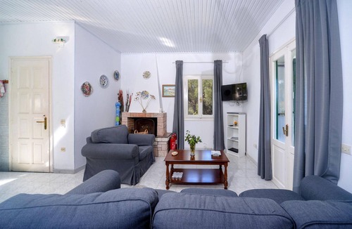 Magazia Villa | Villa Maria in Paxi with 2 bedrooms and 1 bathrooms