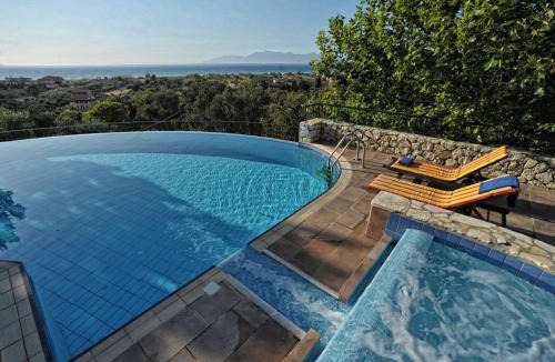 Almiros Beach Villa | Villa Melenia