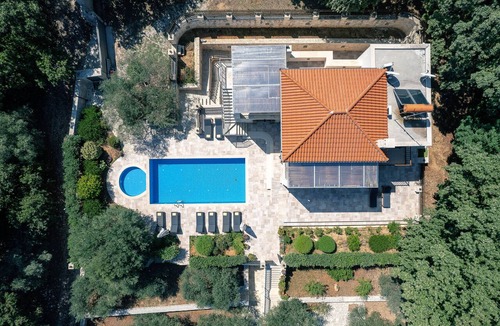 Vederi Villa | Villa Melpomeni | in a Forest with Private Pool, Sea View, Gym & Home Cinema