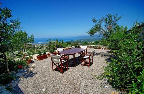 Kiparissia House | Villa Myrto