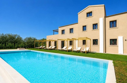 Dafnata Villa | Villa Natalia - Four Bedroom Villa, Sleeps 8
