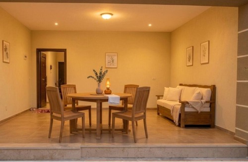 Pogradec Apartment | Villa Nathanael Elegant Holiday Home Near Lake Ohrid