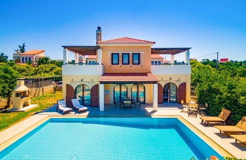 Kefalas Villa | Villa Nikolas: Large Private Pool, A/C, WiFi