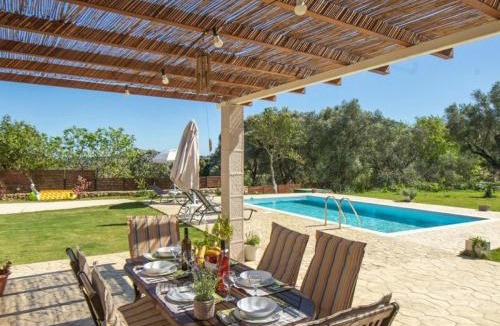 Parelia Villa | Villa Nima Corfu Private pool