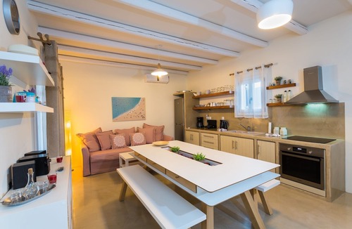 Logaras House | Villa Olena: 2 villas 10 pax 2 pools Punda Beach Paros