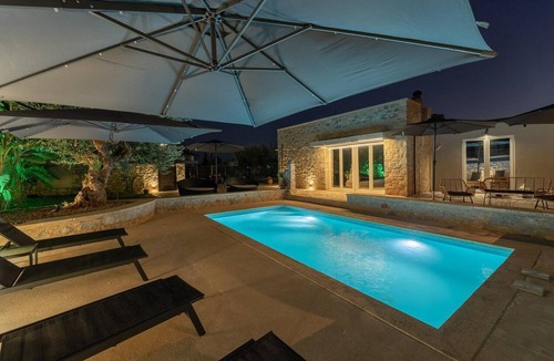 Lefktron Villa | Villa Omega - Two Bedroom Villa, Sleeps 4