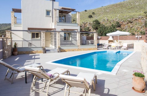Exopoli Villa | Villa on the hill with amazing view!