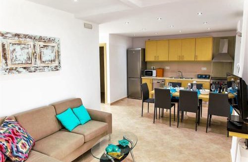 Exopoli Villa | Villa Oniro- Less than 5-Min Walk to Kalivaki Beach