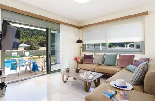 Filerimos Villa | Villa Paleos Evergreen by Villa Plus