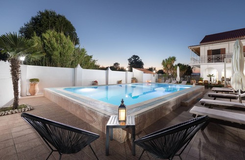Roda Villa | Villa Paradiso: Large, modern villa, private pool close to beach