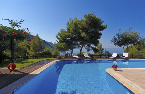 Pelekas Villa | Villa Pasiphae - Two Bedroom Villa, Sleeps 6