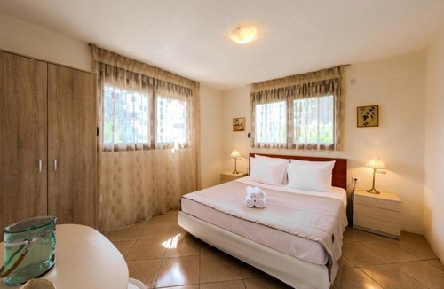 Thasos Town Apartment | Villa Pefko