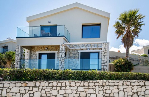 Pefki Apartment | Villa Pezoula By Plakalona Villas & Apartments