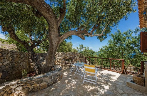 Skinaria Apartment | Villa Poseidon - Family Suite In Zante w/Pool