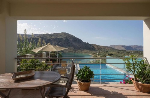 Kavallos Villa | Villa Rea Panoramic Lake View