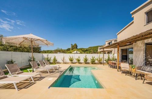 Vasilikos Villa | Villa Romas 1 by Villa Plus