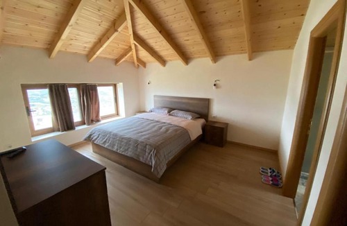Jala Villa | Villa Rovishta