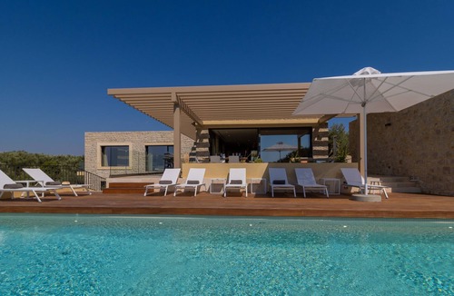 Pylos-Nestoras Villa | Villa Ruby at Messinian Nest