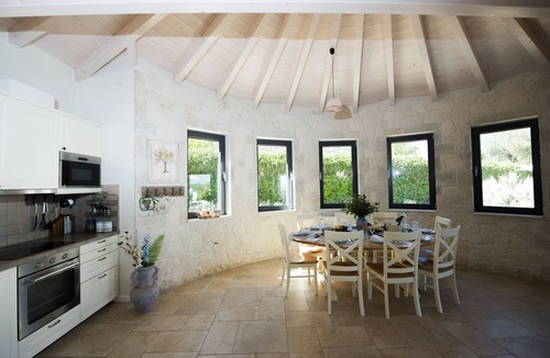 Petaleia Villa | Villa Sania, Avlaki Beach Paradise!