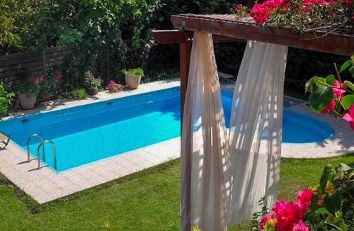 Skines Villa | Villa Skine with private pool and lush garden