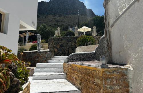 Piskopiano Villa | Villa - Sleeps 10 - Pool - Garden - Parking
