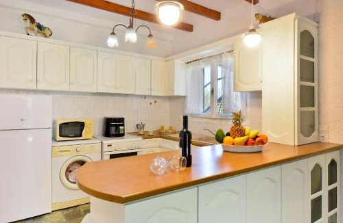 Chalikounas Villa | Villa Sofia near the beach