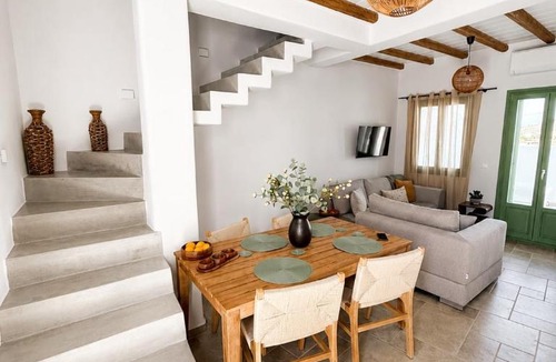 Piso Livadi Villa | Villa Sofia Traditional Cycladic living