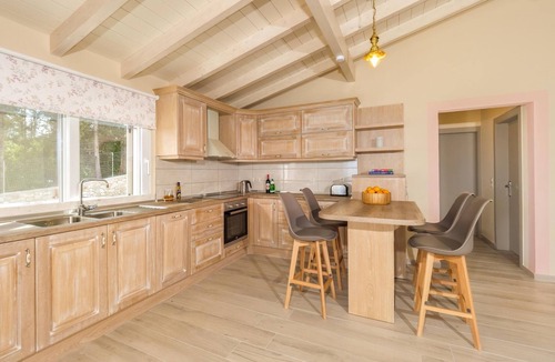 Ieromonachos Villa | Villa Strati - Spacious Villa with Wonderful Sea Views near Gaios and Beach