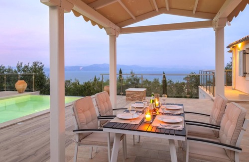 Ieromonachos Villa | Villa Strati - Spacious Villa with Wonderful Sea Views near Gaios and Beach