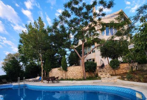 Ishem House | Villa Sunrise