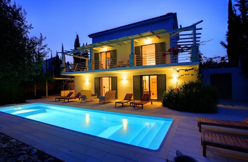 Karavados Villa | Villa 'Telina Ideales Resort' with Sea View, Wi-Fi and Air Conditioning