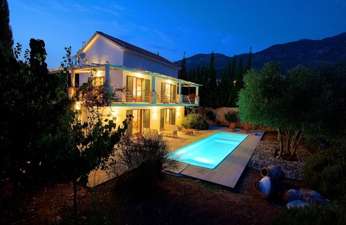 Karavados Villa | Villa 'Telina Ideales Resort' with Sea View, Wi-Fi and Air Conditioning