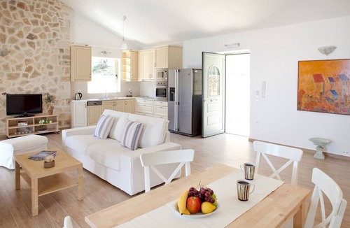 Rantatika Villa | Villa Thanelli - Two Bedroom Villa, Sleeps 4